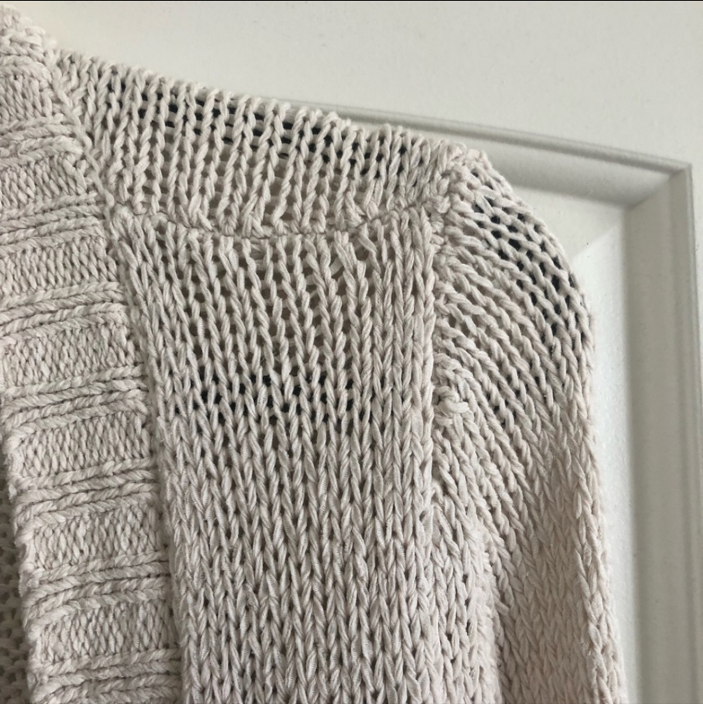 Abercrombie and Fitch Cream Cardigan - Picture 5 of 10